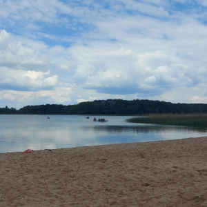 widok na jezioro w Cichowie
